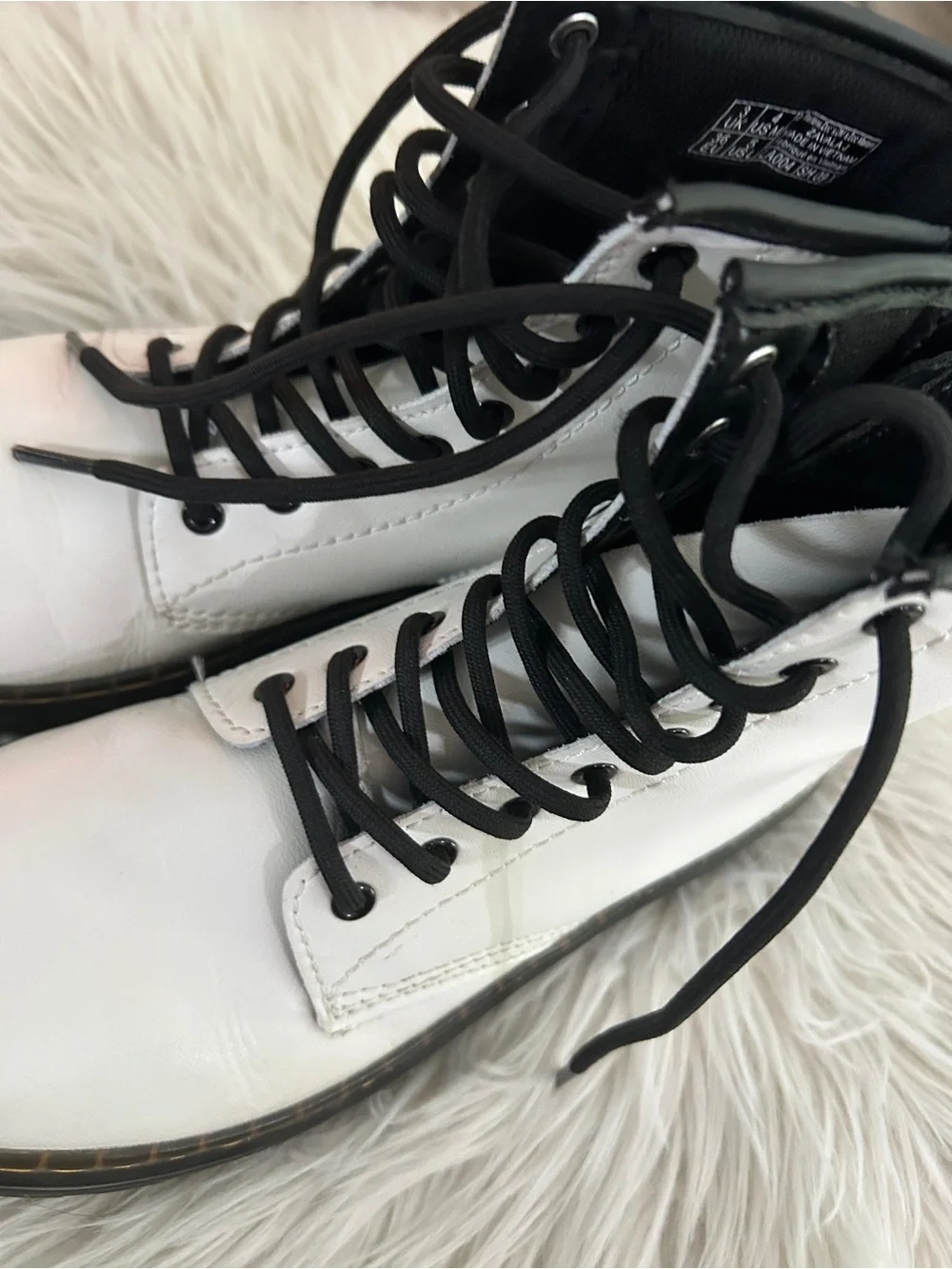 Dr. Martens Zavala J Boots